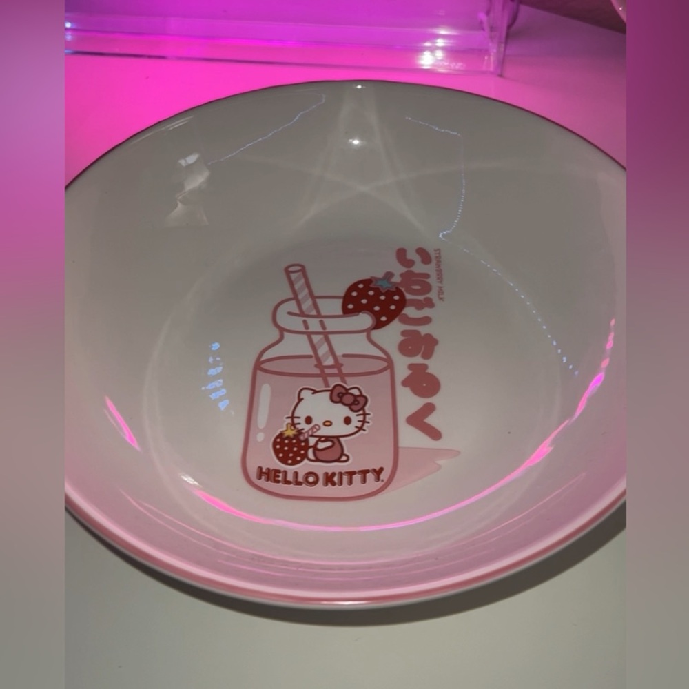 Hello Kitty bowl